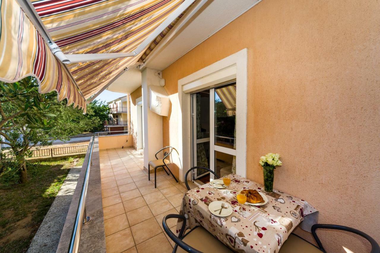 Mihael Lägenhet Zadar Exteriör bild